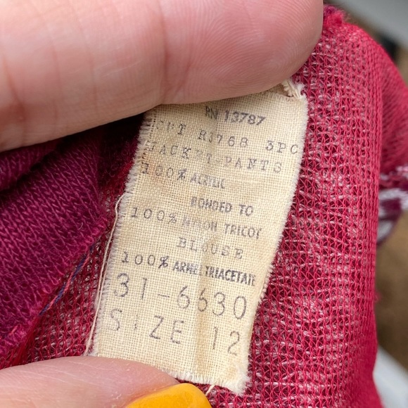 Vintage 70s Mod Funky Geometric Print Burgundy Long Vest - Picture 9 of 9